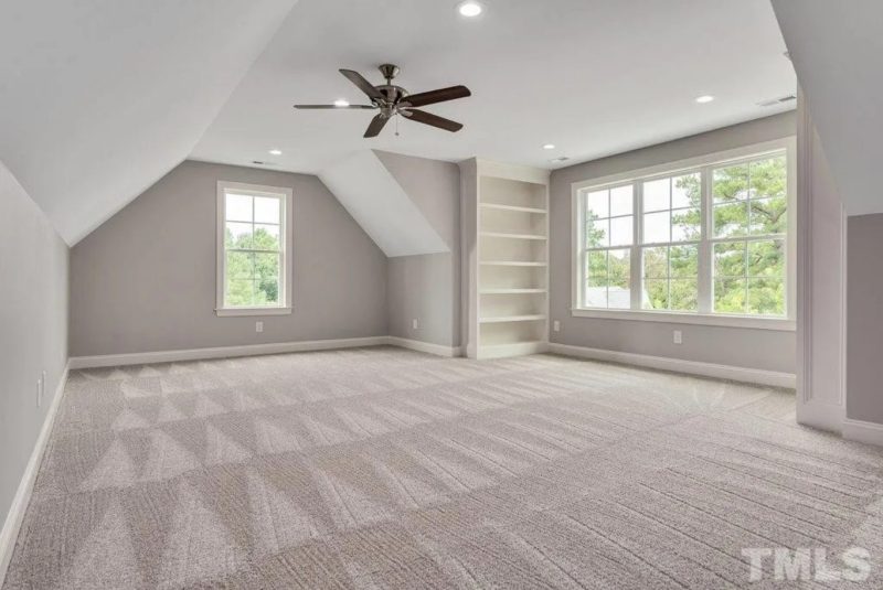 Traditional Craftsman house Plan with Spacious Floor Designs