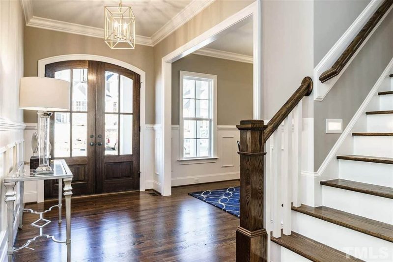 Traditional Craftsman house Plan with Spacious Floor Designs