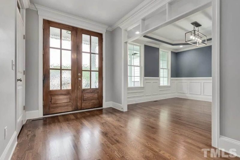 Traditional Craftsman house Plan with Spacious Floor Designs