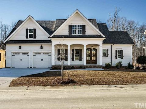Traditional Craftsman house Plan with Spacious Floor Designs