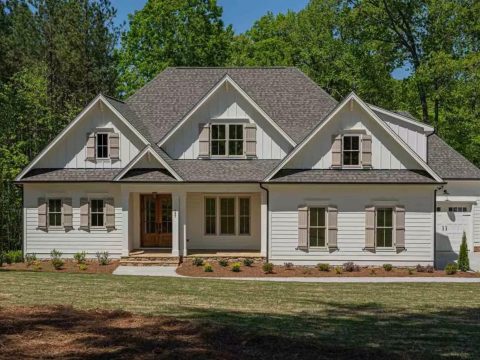 Traditional Craftsman house Plan with Spacious Floor Designs