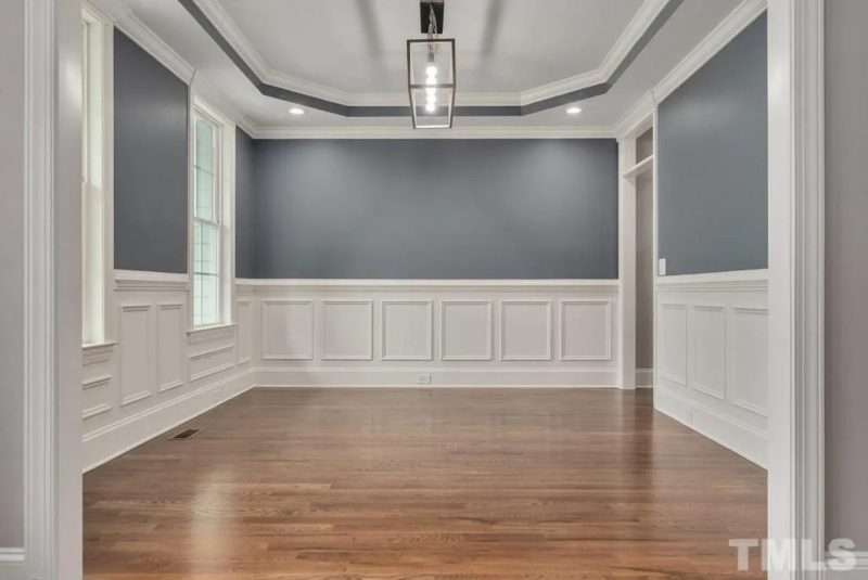 Traditional Craftsman house Plan with Spacious Floor Designs