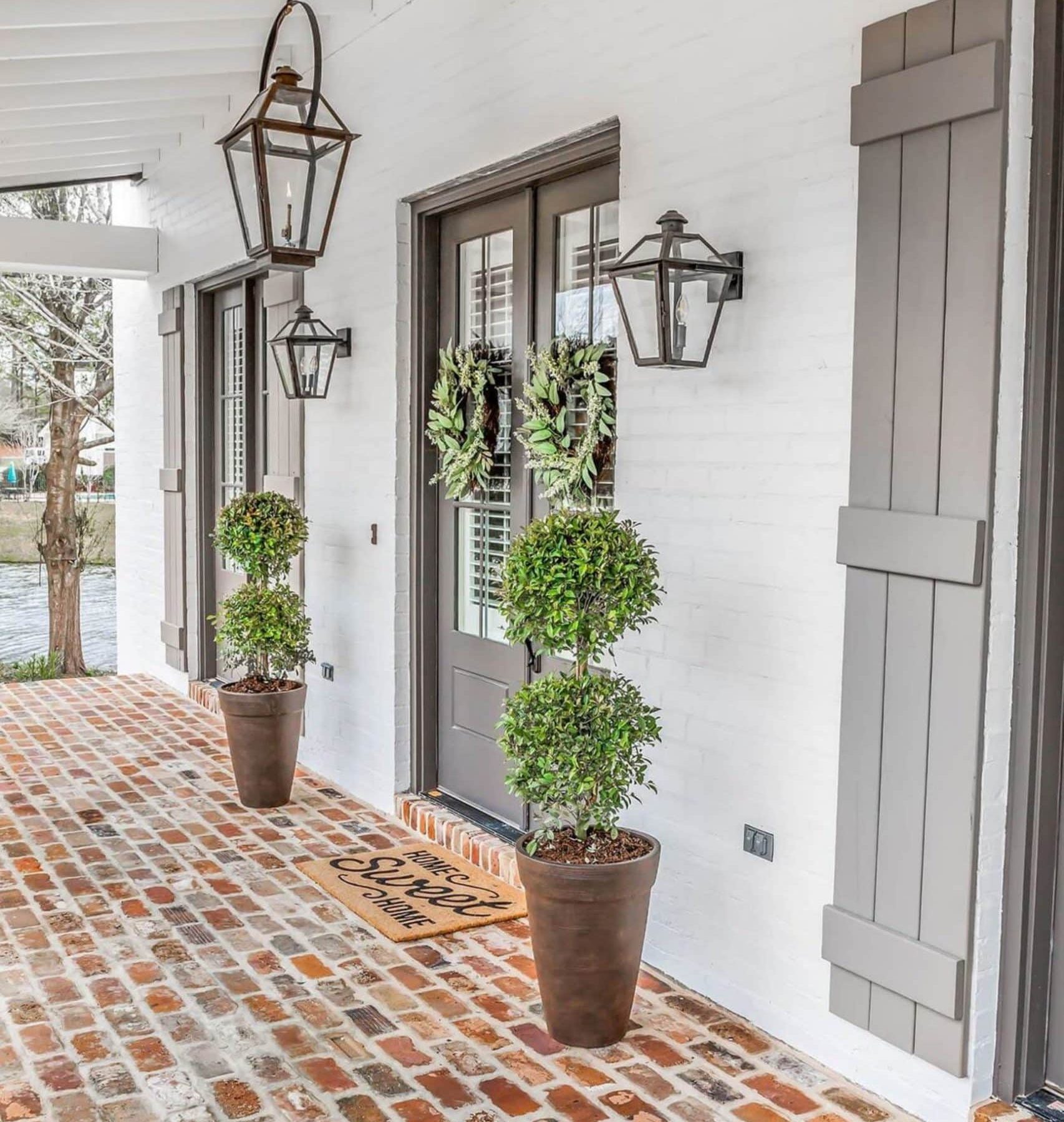 Traditional Southern house Plan with Spacious Floor Designs