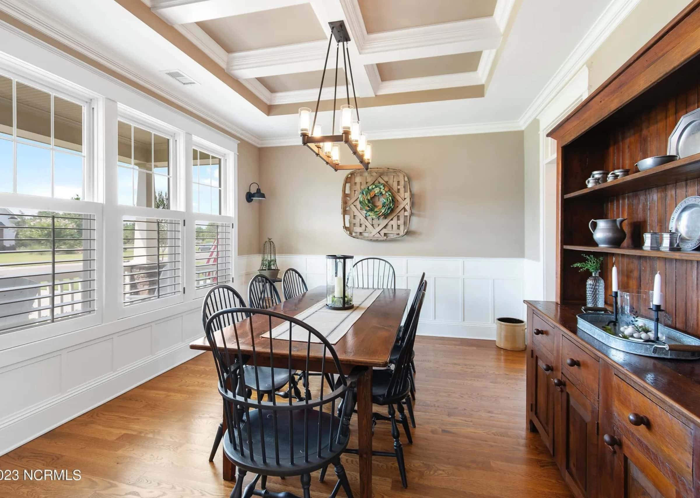 Craftsman house Floor Plan: 3-Bed, 2-Story Blueprint