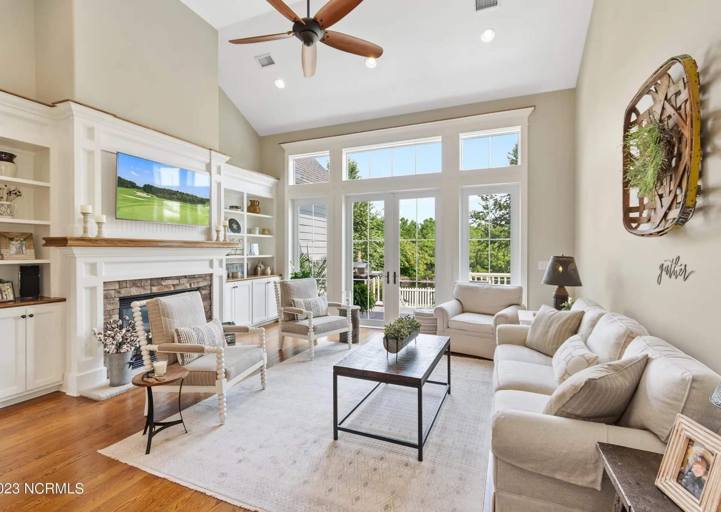 Craftsman house Floor Plan: 3-Bed, 2-Story Blueprint
