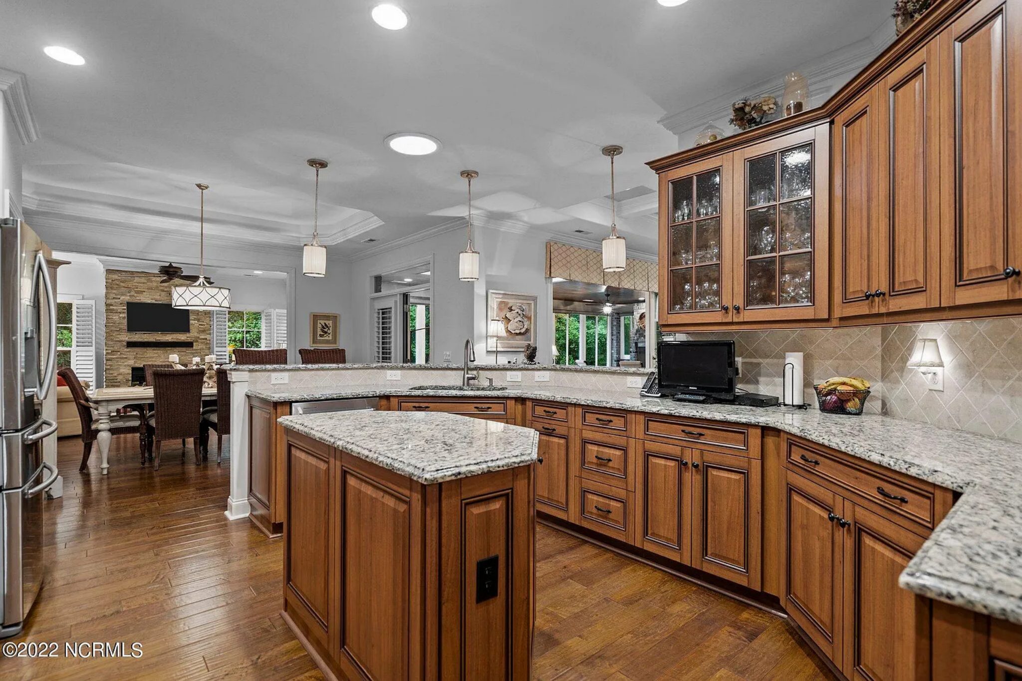 Craftsman house Floor Plan: 4 Bed,3 Bath,2-Story Blueprint