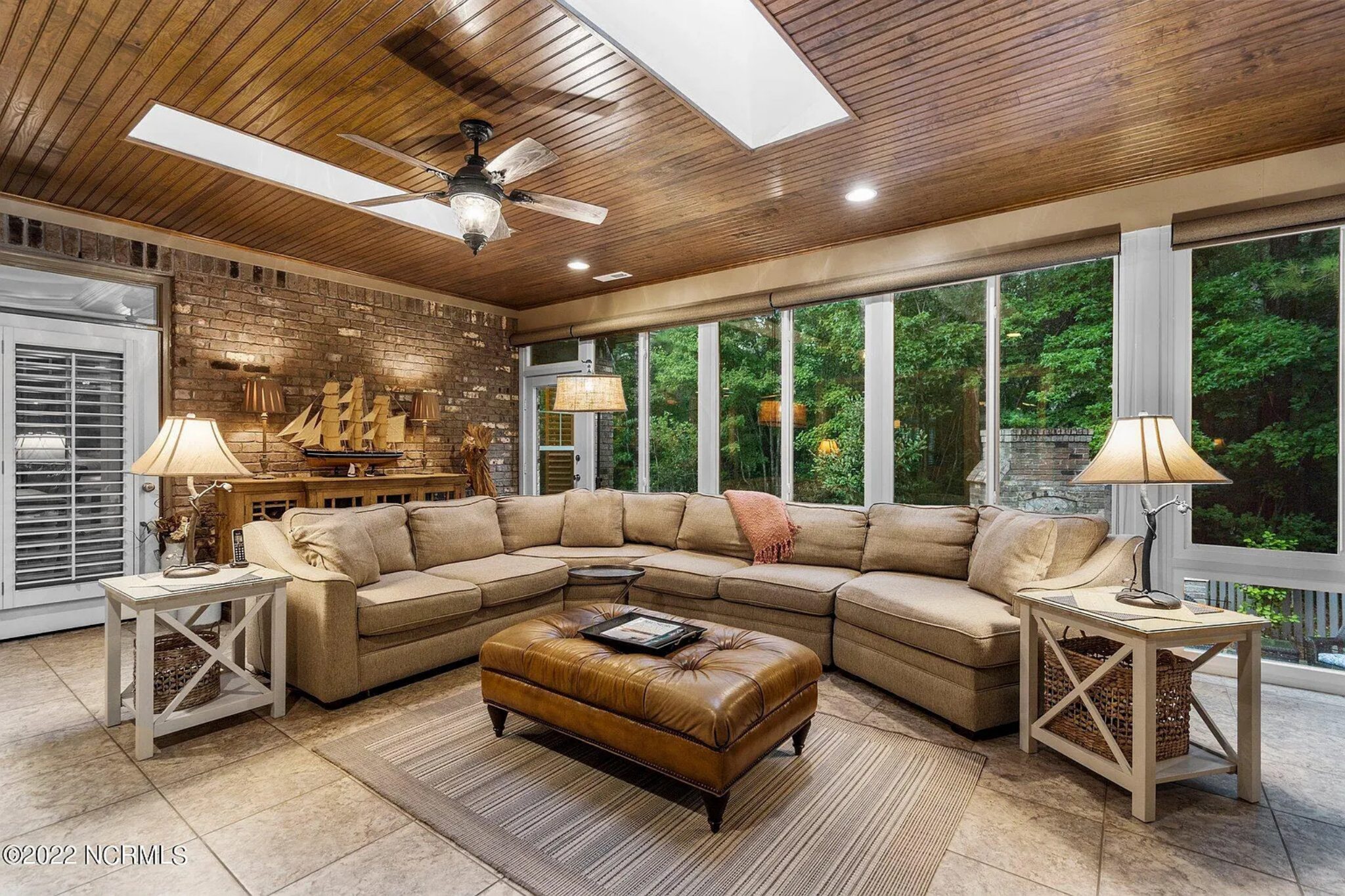 Craftsman house Floor Plan: 4 Bed,3 Bath,2-Story Blueprint
