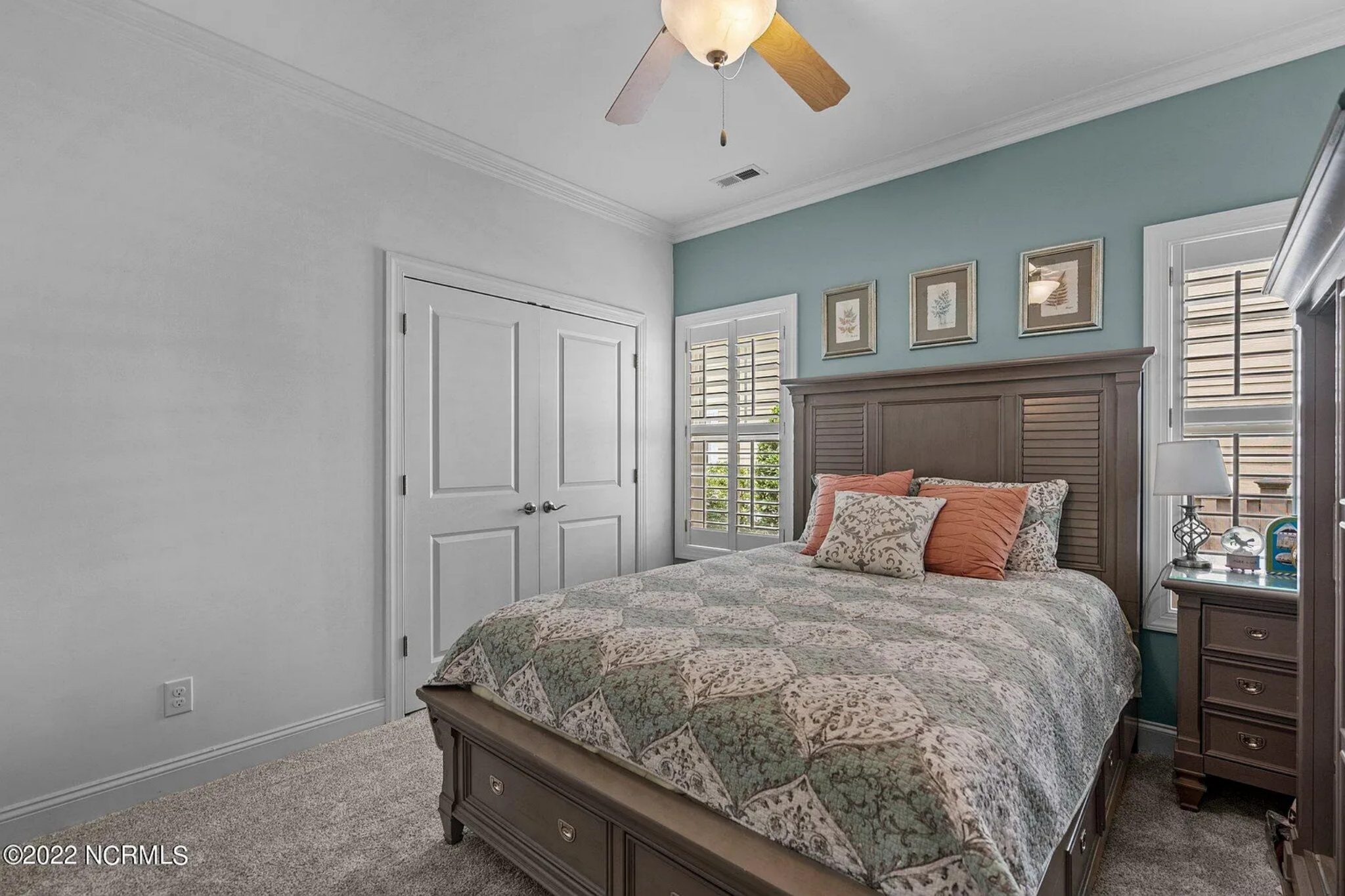 Craftsman house Floor Plan: 4 Bed,3 Bath,2-Story Blueprint