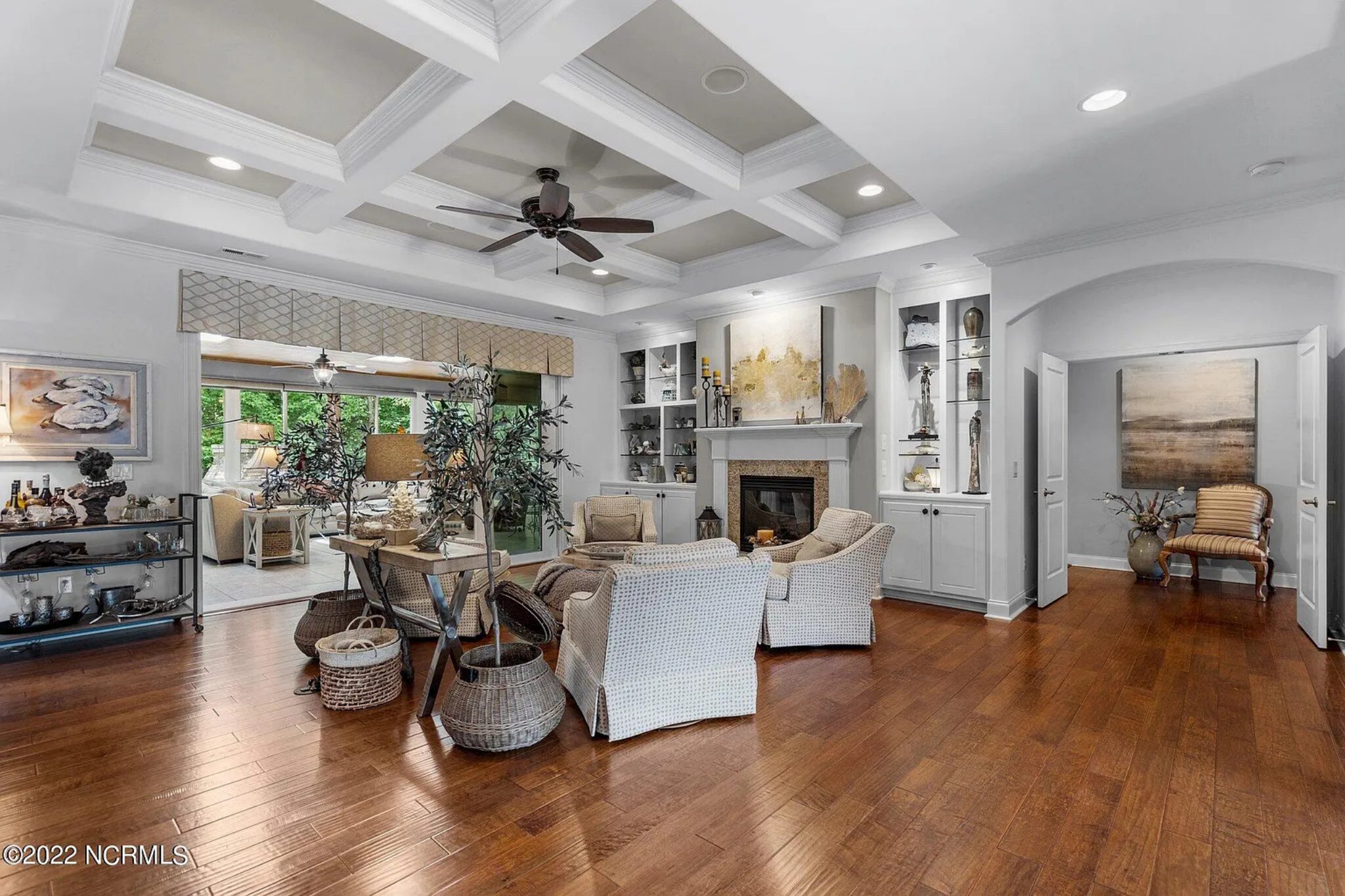 Craftsman house Floor Plan: 4 Bed,3 Bath,2-Story Blueprint