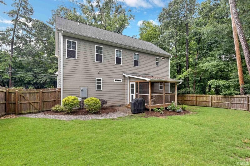 Craftsman house Floor Plan: Spacious Design & Quality Features