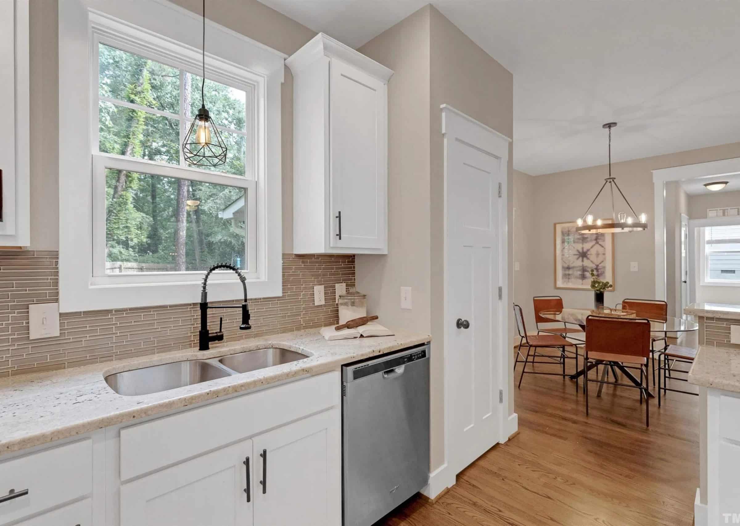 Craftsman house Floor Plan: Spacious Design & Quality Features