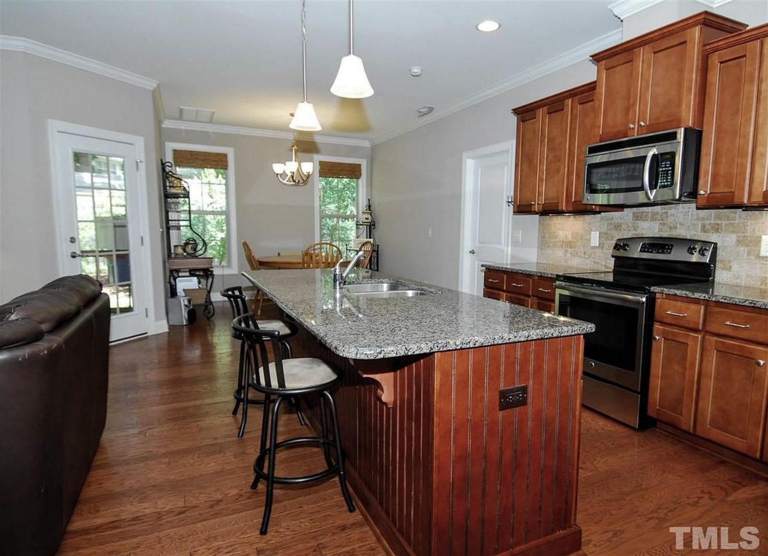 Beautiful 2-Story Home Plan with Traditional Craftsman Style