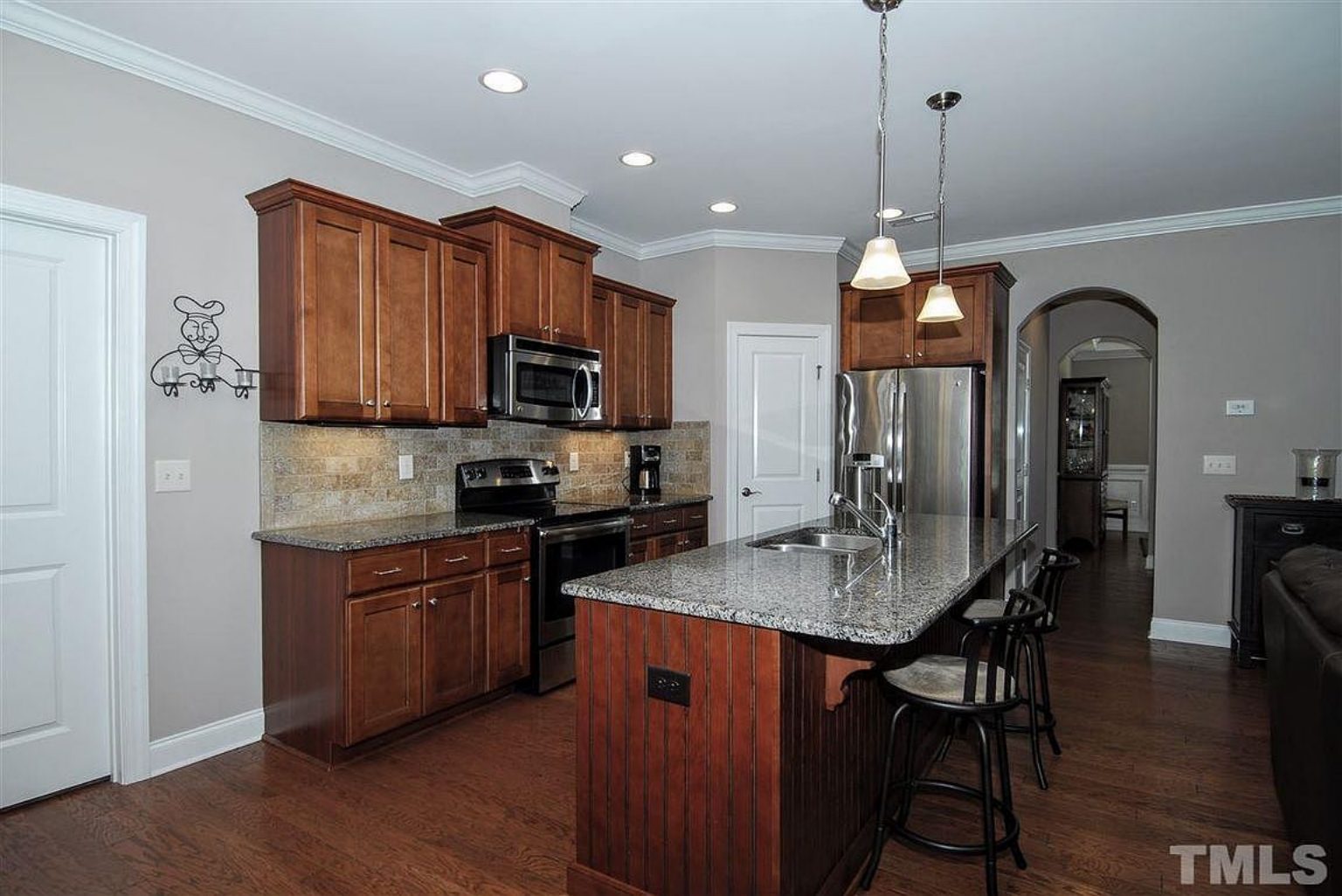 Beautiful 2-Story Home Plan with Traditional Craftsman Style
