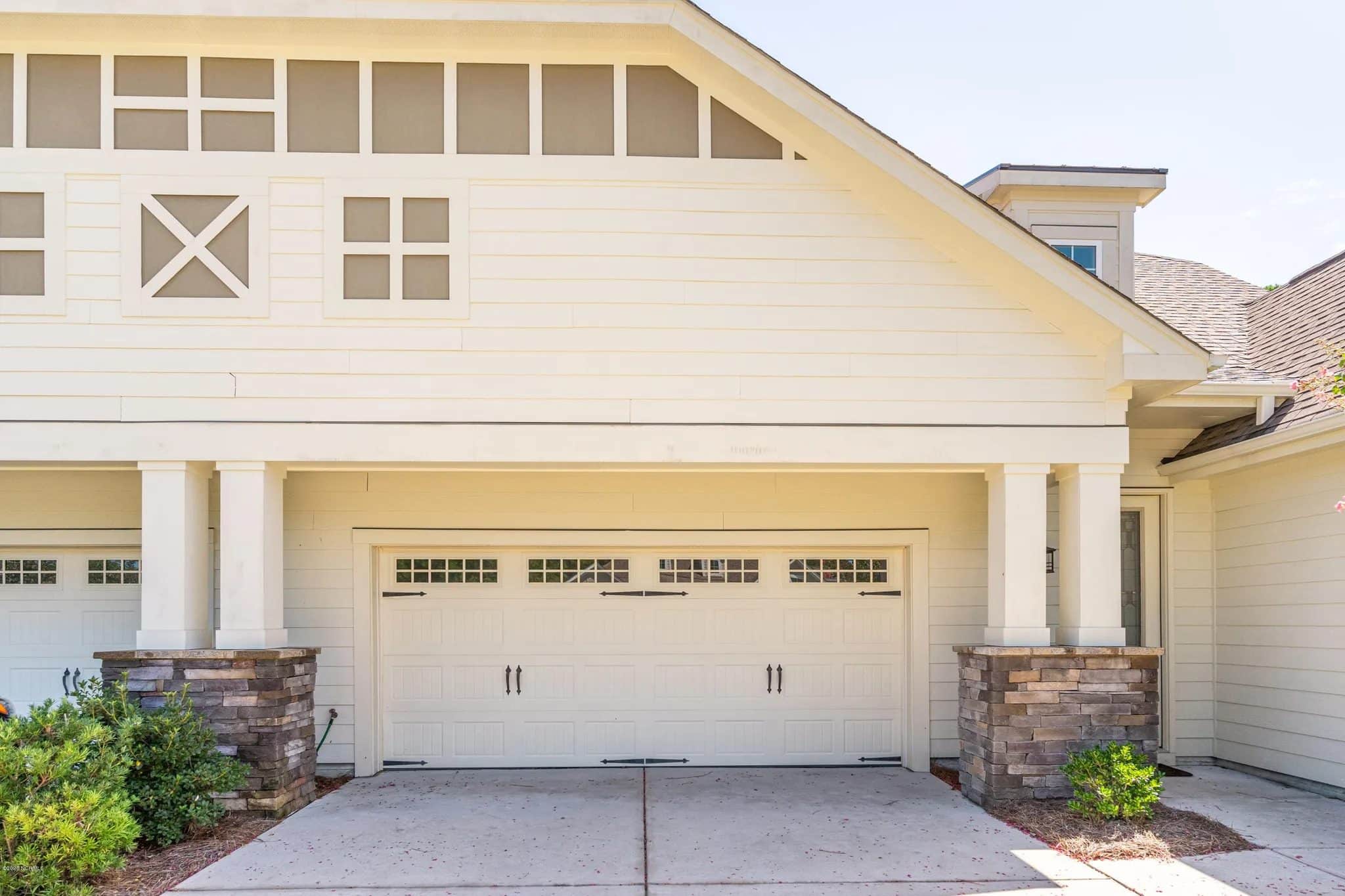 Charming Craftsman Duplex House Plan with Smart Single-Level Layout (35)