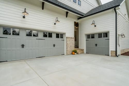Craftsman Home Plan with Spacious Floor Designs & Blueprint