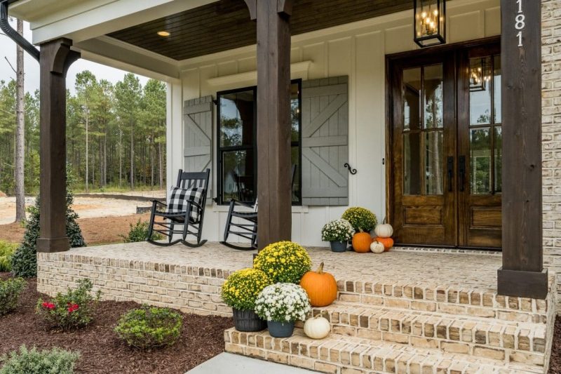 Craftsman Home Plan with Spacious Floor Designs & Blueprint
