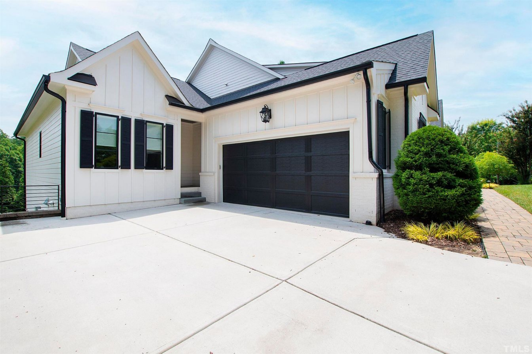 Elegant Two-Story House Plan with Modern Architectural Designs