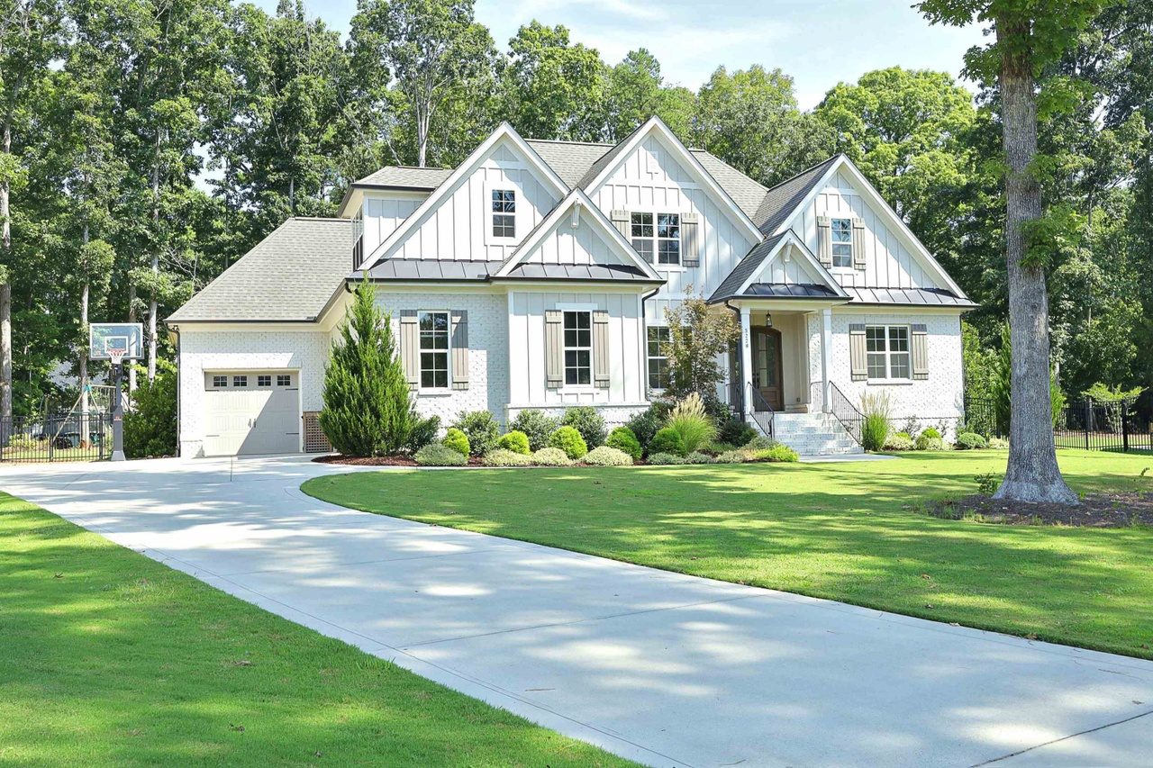 Modern 2-Story House Plan with Open Floor Layout and CAD Blueprint