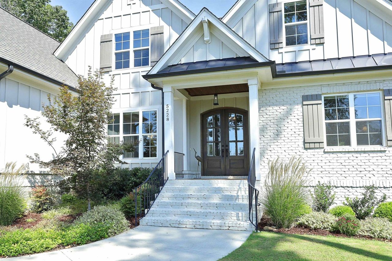 Modern 2-Story House Plan with Open Floor Layout and CAD Blueprint