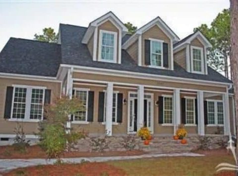 Spacious 2-Story House Plan with Traditional Southern Charm
