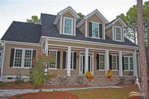 Spacious 2-Story House Plan with Traditional Southern Charm