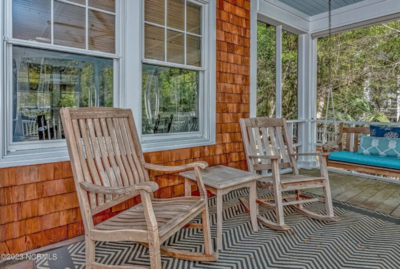 Spacious 5-Bedroom Beach Home Floor Plan with CAD Designs