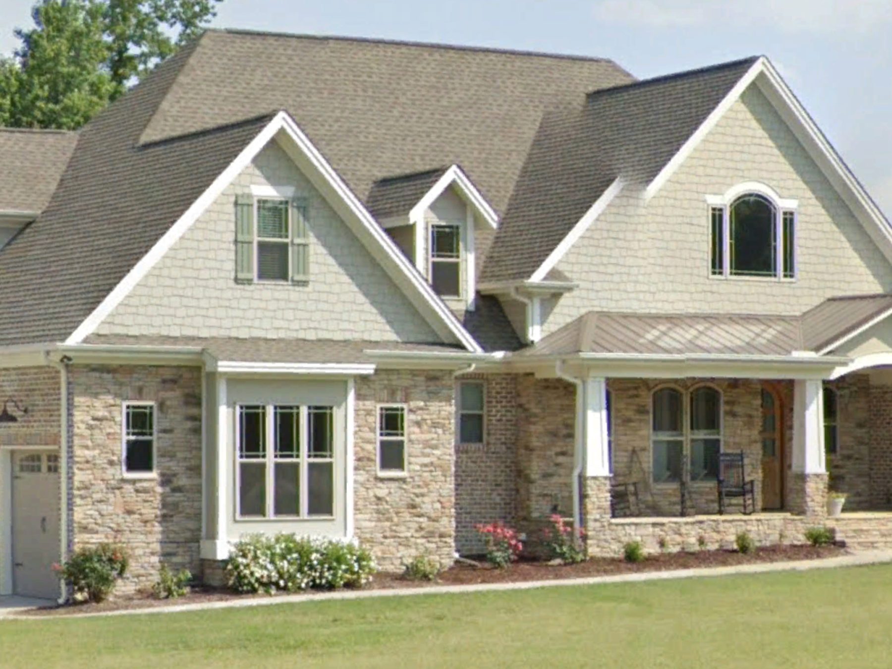 16-1066 HOUSE PLAN - Stunning house Plan with Floor Blueprint & CAD Designs_Page_01
