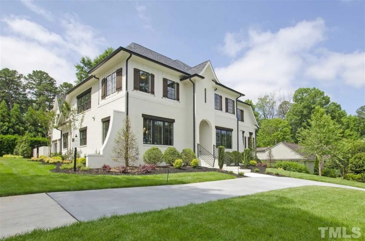 Expansive-5-Bedroom-Home-Plan-with-Blueprint-and-CAD-Designs