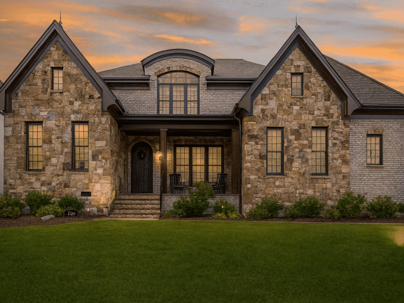 Luxury 5-Bedroom Transitional Home Plan with Vaulted Ceilings & Chef’s Kitchen